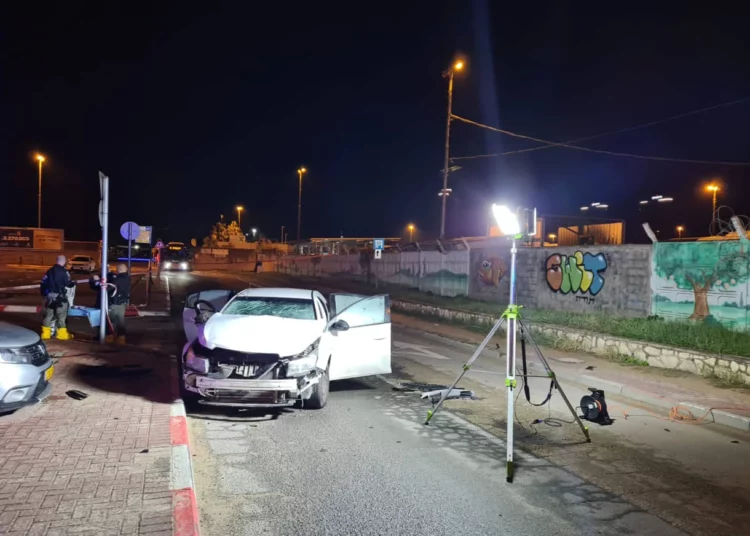 Dos residentes de Netanya resultan heridos tras la explosión de un coche