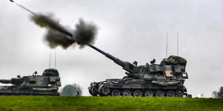 Ucrania obtiene 5 tipos de cañones de artillería para atacar a Rusia