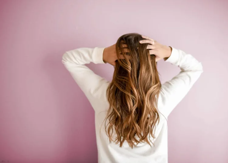 Israel retira licencias a cosméticos para alisar el pelo que causaban daños renales