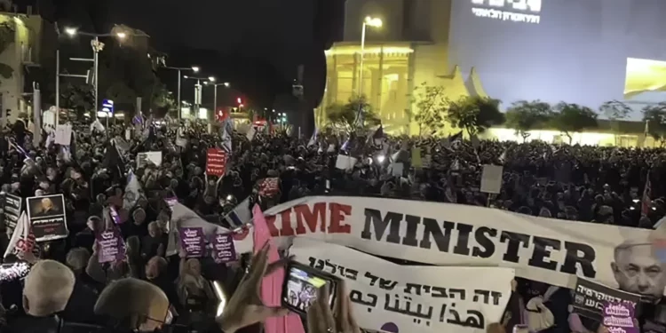 Cientos de izquierdistas protestan en Tel Aviv contra el nuevo gobierno