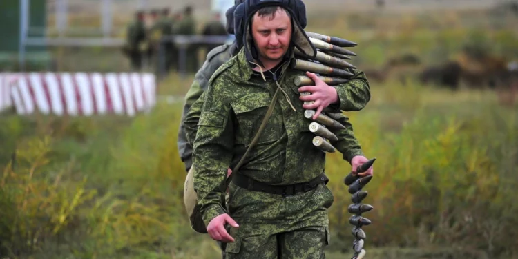 Putin podría enfrentar una crisis de municiones en Ucrania