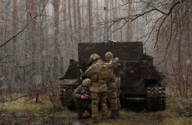 EE.UU. suministrará cientos de vehículos blindados y cohetes a Ucrania