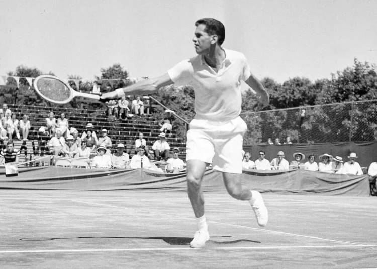 El legendario tenista judío Dick Savitt fallece a los 95 años