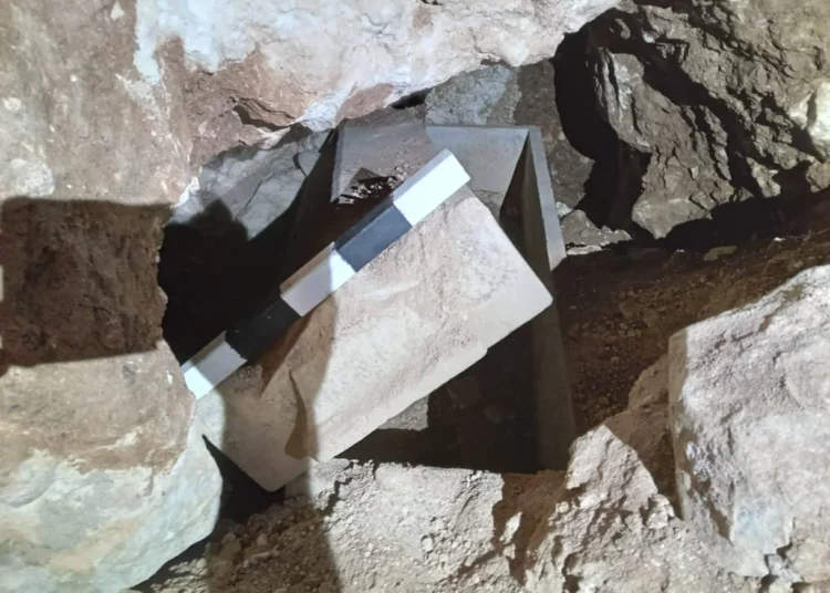 Descubren antiguo sarcófago en Samaria tras un atraco fallido