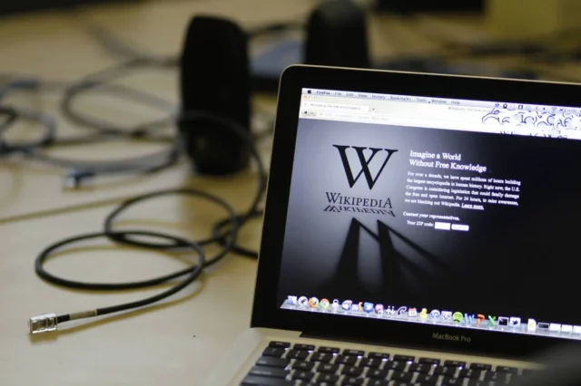 Wikimedia desmiente las acusaciones de "infiltración" saudí
