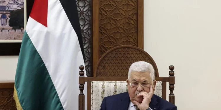 La batalla por la sucesión de Abbas podría “colapsar” la Autoridad Palestina