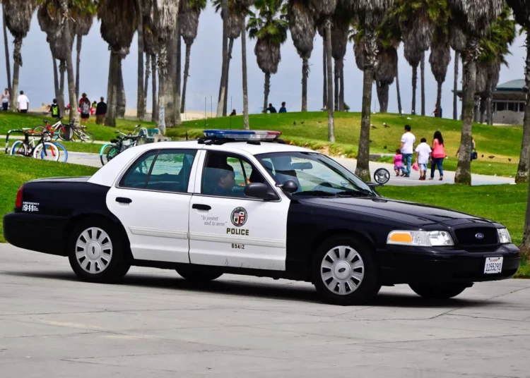 Hombre acusado de disparar contra judíos en Los Ángeles es acusado de delito de odio