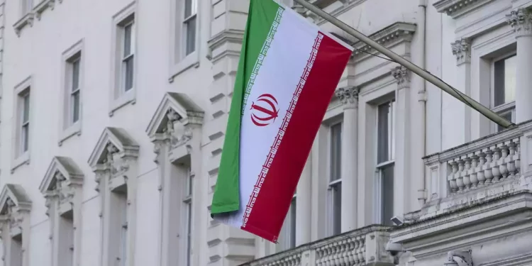 Las autoridades iraníes han intensificado el acoso a un medio de comunicación tras las recientes protestas, y la oficina del medio en Londres se declara impotente para defender a sus empleados.