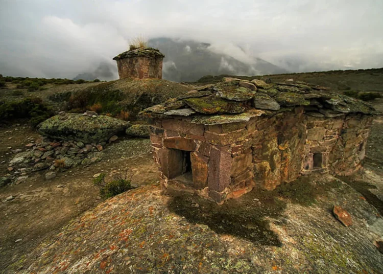 Arqueólogos descubren en Perú un templo de 1.200 años de antigüedad