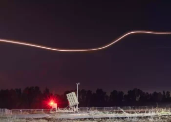 La Cúpula de Hierro de Israel intercepta un cohete lanzado desde Gaza contra el sur de Israel