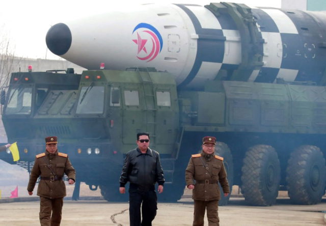 ¿Por qué Corea del Norte exhibe sus misiles balísticos intercontinentales?
