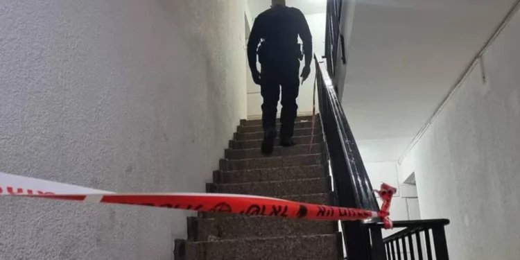 Detienen a hombre sospechoso del asesinato de su vecina en Lod