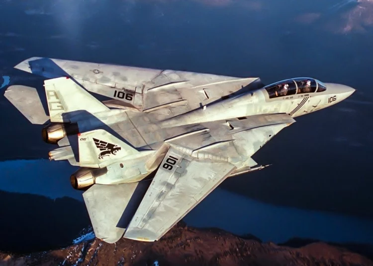 F-14 Tomcat: Irán está volando el mismo avión que Tom Cruise voló en Top Gun