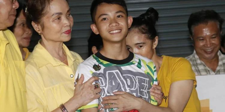 Fallece uno de los 12 niños rescatados de la cueva tailandesa en 2018