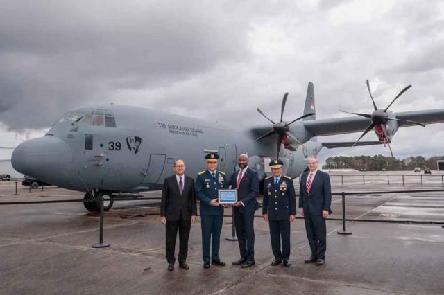 Lockheed Martin entrega el primer C-130J-30 Super Hércules a Indonesia