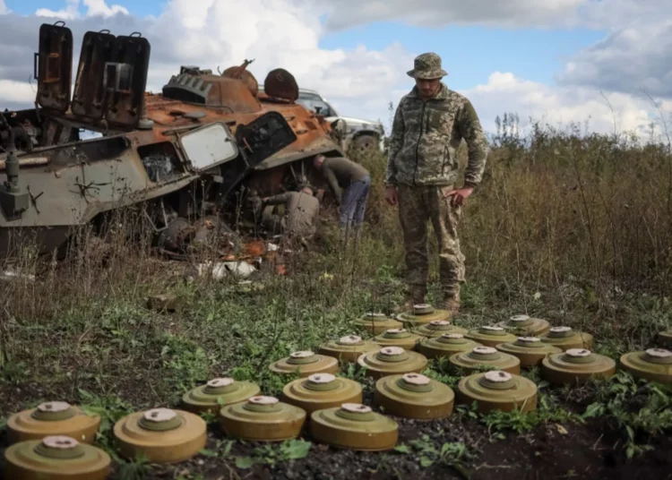 Ucrania: Rusia envía civiles a través de campos minados para encontrar rutas seguras