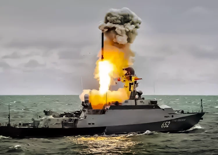 Rusia sufre escasez de misiles de crucero Kalibr