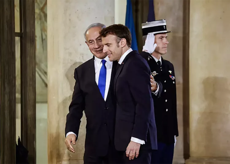 Netanyahu visita Francia en medio de un repunte de tensiones en Medio Oriente