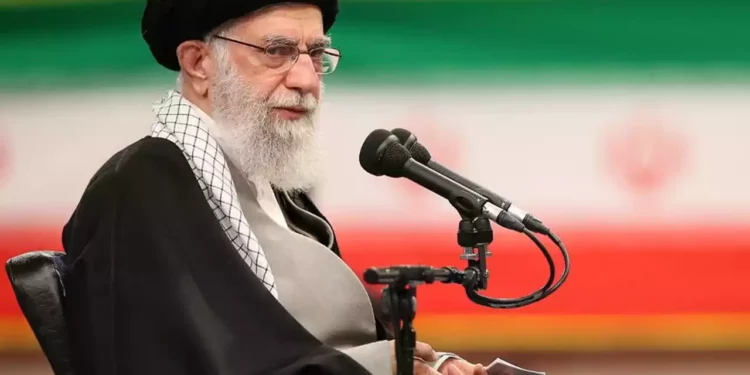 Jamenei: Mantener una postura firme sobre Israel sería lo acertado