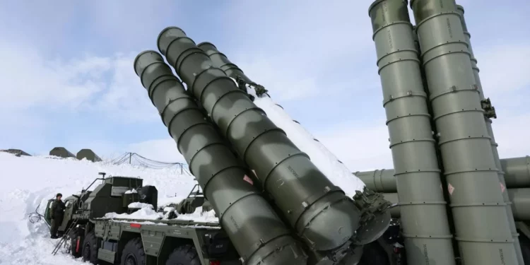 Rusia actualiza el S-400 para ataques terrestres