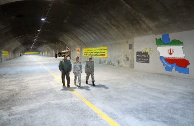 Irán muestra túneles subterráneos para defensa antiaérea