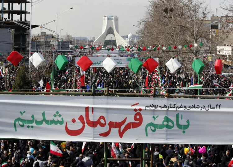 Polonia y Hungría envían emisarios al aniversario de la Revolución iraní