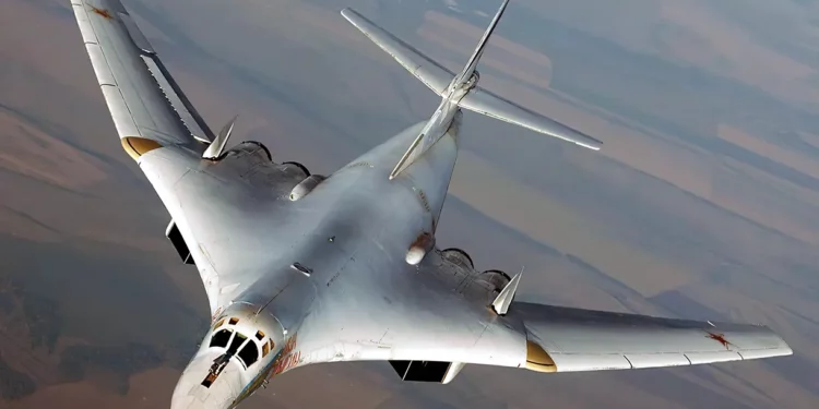Rusia construye “nuevos” bombarderos Tu-160 Mach 2