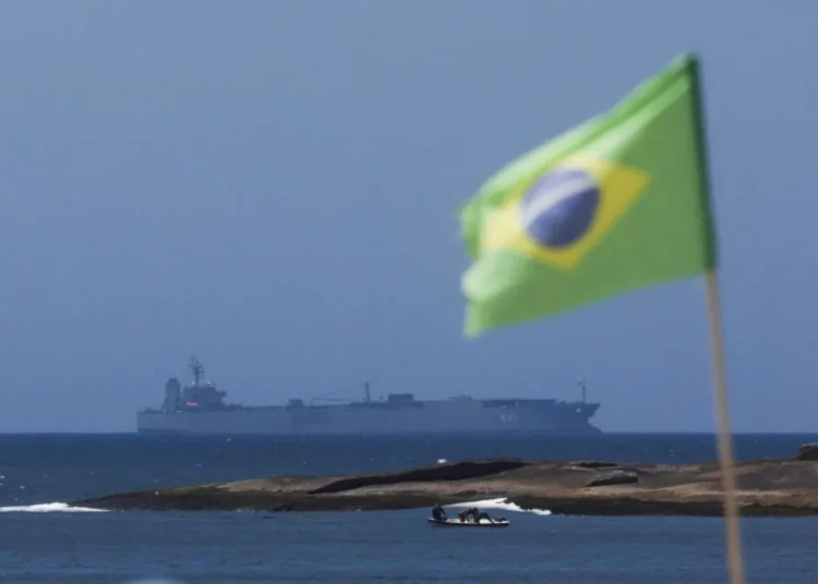 Israel critica a Brasil por dejar atracar buques de guerra iraníes