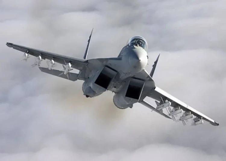 Polonia evalúa suministrar cazas de fabricación soviética a Ucrania