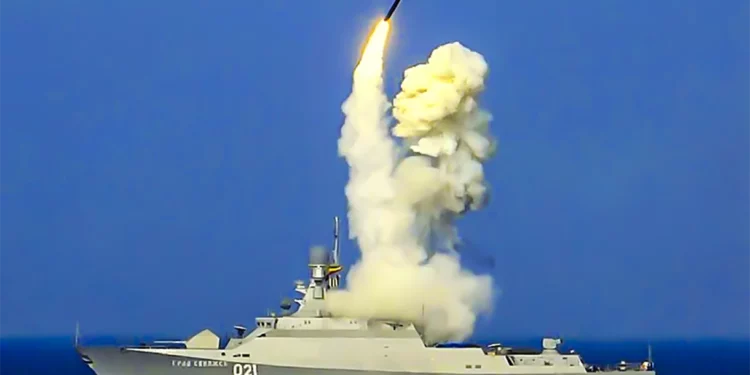Misiles Kalibr de la Armada rusa sobrevolaron el espacio aéreo de Rumanía