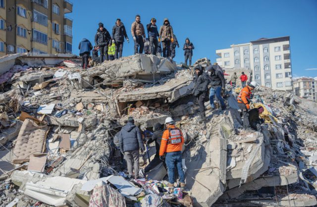 Exclusivo radar israelí ayuda a localizar sobrevivientes del terremoto en Turquía
