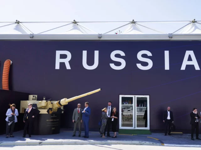 Rusia vende armas en la feria de Abu Dhabi en medio de la guerra con Ucrania