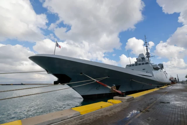 ¿Qué papel desempeña la Marina francesa en las relaciones entre Israel y Oriente Próximo?
