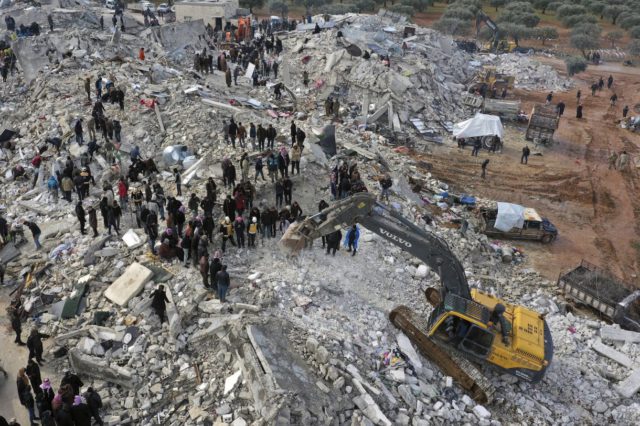 El terremoto mortal agrava la miseria de los sirios afligidos por la guerra 