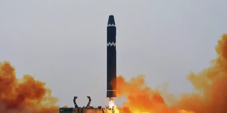 Corea del Norte confirma una prueba de misiles balísticos como advertencia a EE. UU. y Seúl