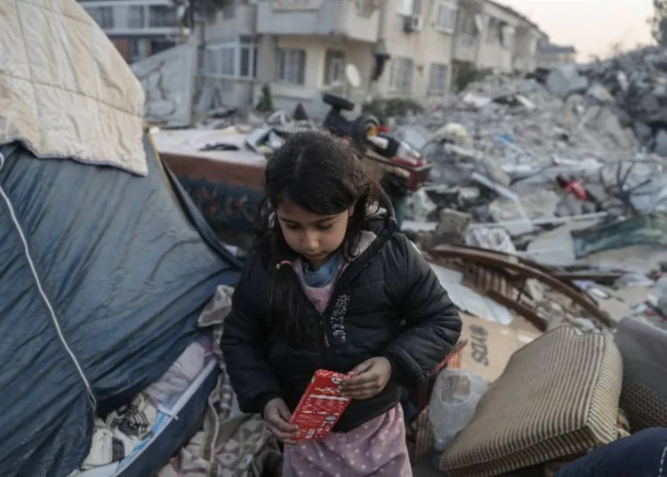 Crece el temor al tráfico de niños en Turquía tras el terremoto que dejó decenas de huérfanos