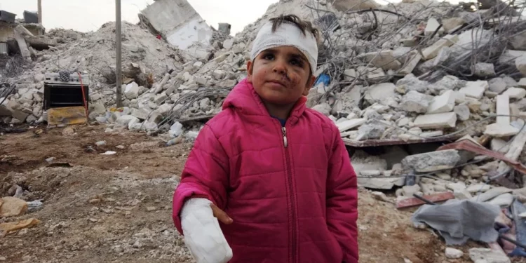 Un niño de seis años entre los cuatro rescatados en Siria cuatro días después del terremoto