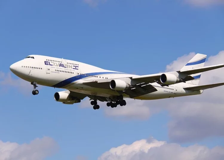 ¿Por qué son tan altos los precios de los pasajes de avión en Israel?