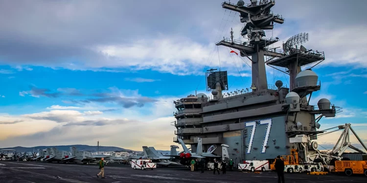 EE.UU. despliega el portaaviones USS George HW Bush cerca de Turquía