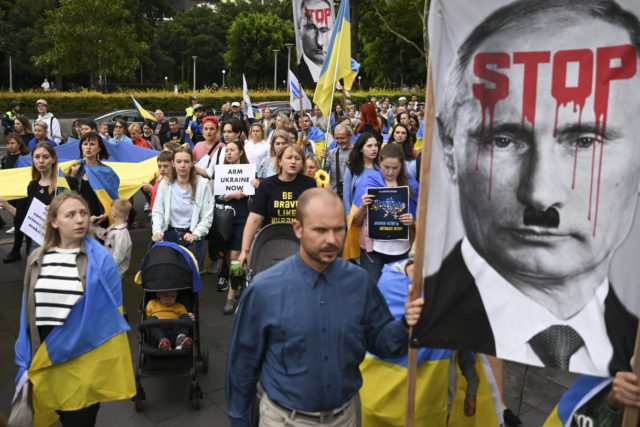 Zelenski promete derrotar a Rusia en el aniversario de la invasión de Ucrania