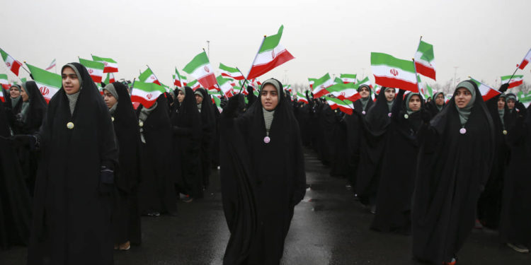 Irán detiene a los primeros implicados en las intoxicaciones de más de 5 mil alumnas