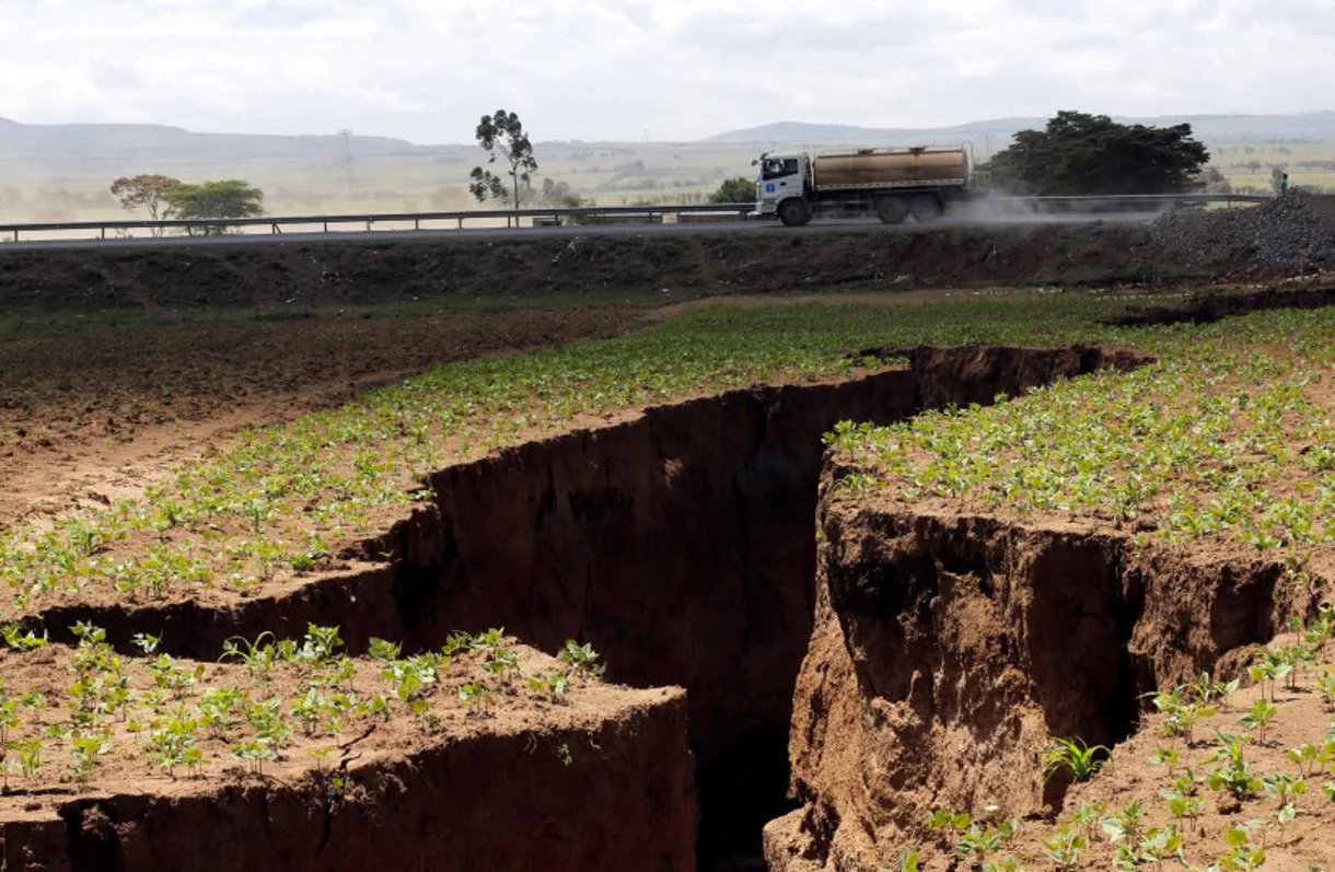 Africa is splitting in two in the form of new oceans