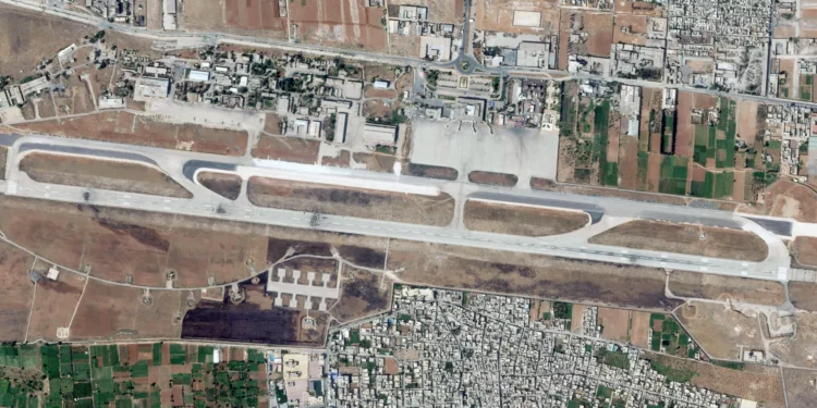 Siria e Irán acusan a Israel de “doble crimen” tras el ataque de aviones al aeropuerto de Alepo