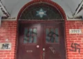 Sinagoga histórica de Montreal vandalizada con simbología antisemita