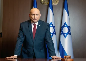 Grupos canadienses buscan negar entrada a ex primer ministro israelí Naftalí Bennett