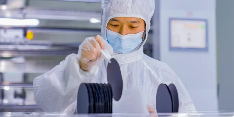 China libera a inversor en chips para impulsar su industria de semiconductores