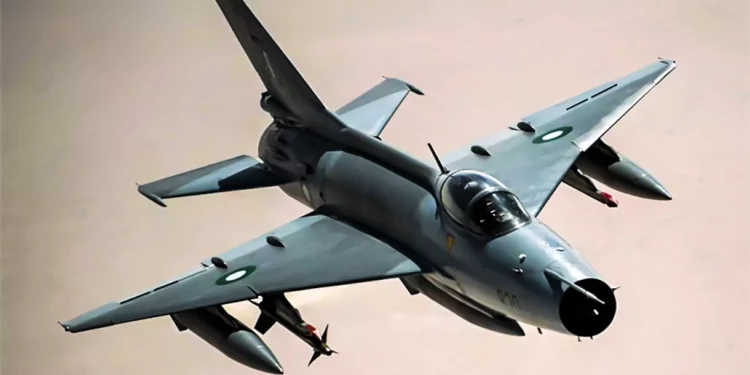 China retirará sus cazas J-7 a finales de este año
