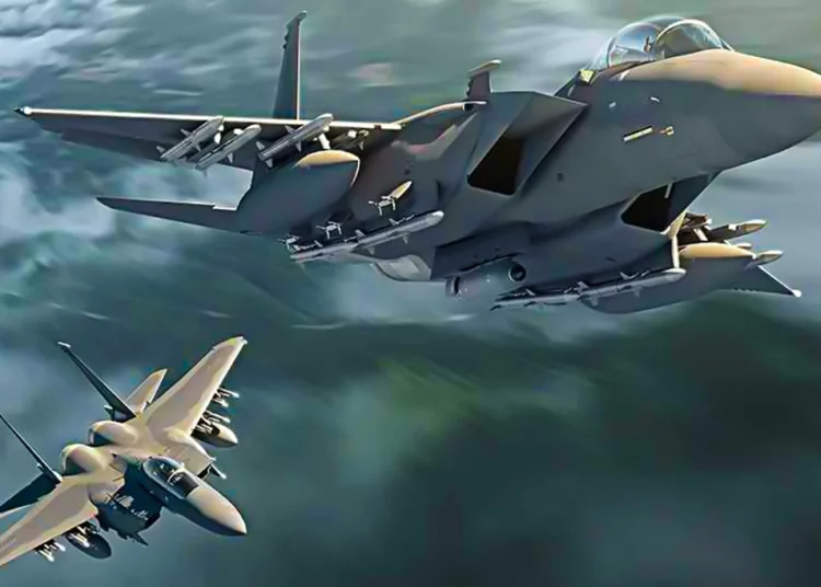 El F-15EX podría disparar misiles hipersónicos contra China o Rusia