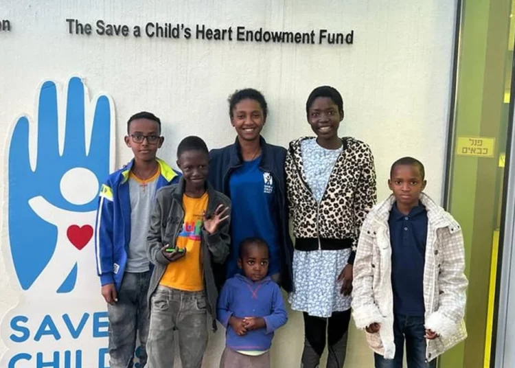 Organización israelí brinda cuidados cardíacos a niños africanos