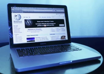 Wikipedia examina la falsificación de entradas relacionadas con el Holocausto